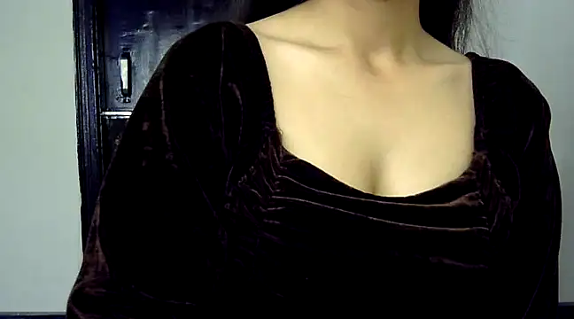 sexy pooja12 online show from March 2025 11:00:01 AM