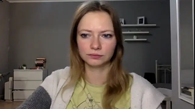 MillieShow online show from November 2025 10:00:02 PM