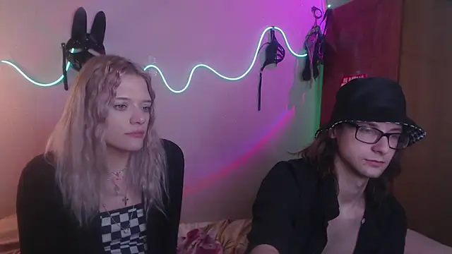 Snapshot of Your_Horny_Friends chatting on March 2025 12:16:02 AM Your Horny Friends online show from March 2025 12:16:02 AM