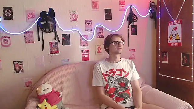 Snapshot of Your_Horny_Friends chatting on September 2025 01:55:02 PM Your Horny Friends online show from September 2025 01:55:02 PM