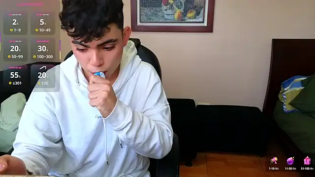 lukeboyce33 online show from October 2025 09:48:01 PM