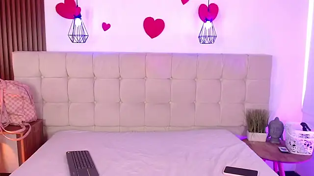 dayancarolina  online show from July 2026 07:30:02 PM