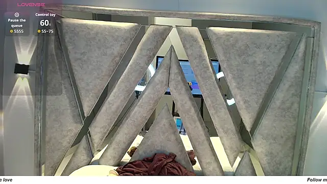 Snapshot of Alice_26_ chatting on November 2025 02:43:02 PM Alice 26 online show from November 2025 02:43:02 PM