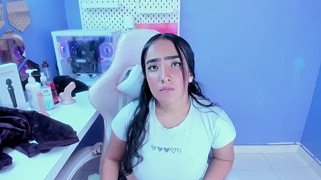 Alice 26  online show from February 2026 02:16:02 PM