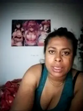 Snapshot of Tu-Reina chatting on September 2025 02:12:02 AM Tu-Reina online show from September 2025 02:12:02 AM