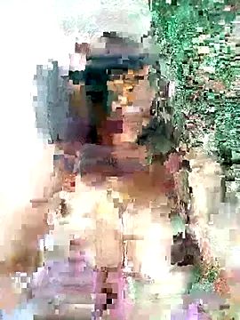 Snapshot of Tu-Reina chatting on September 2025 09:40:02 PM Tu-Reina online show from September 2025 09:40:02 PM