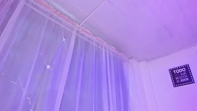 Snapshot of Pretty_Johnson_ chatting on November 2025 11:31:02 AM Pretty Johnson online show from November 2025 11:31:02 AM