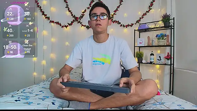 Snapshot of Danny-Swift13 chatting on March 2025 12:36:02 PM Danny-Swift13 online show from March 2025 12:36:02 PM