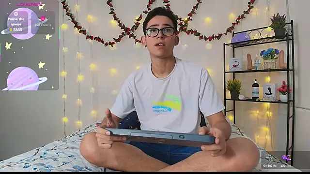 Snapshot of Danny-Swift13 chatting on March 2025 08:04:01 PM Danny-Swift13 online show from March 2025 08:04:01 PM