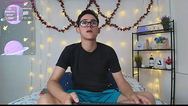 Snapshot of Danny-Swift13 chatting on March 2025 08:54:01 PM Danny-Swift13 online show from March 2025 08:54:01 PM