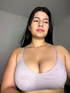 Saanvi21 online show from November 2025 10:36:02 PM