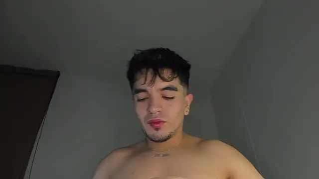 Snapshot of cmzo_ chatting on November 2025 01:39:02 AM cmzo online show from November 2025 01:39:02 AM