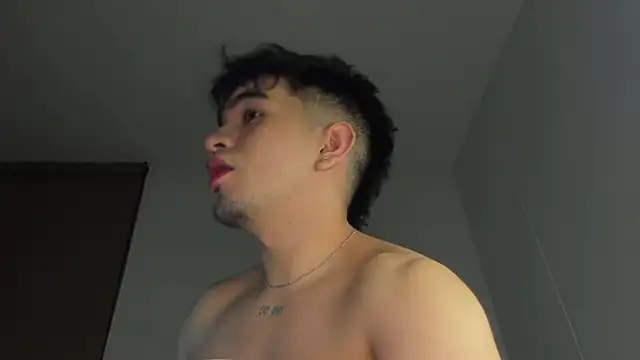 Snapshot of cmzo_ chatting on November 2025 01:37:01 AM cmzo online show from November 2025 01:37:01 AM