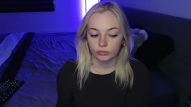 Snapshot of margot_robbie7 chatting on April 2026 12:08:01 AM margot robbie7 online show from April 2026 12:08:01 AM