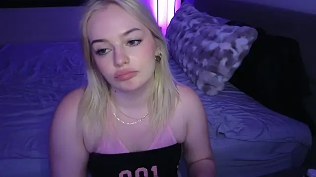 Snapshot of margot_robbie7 chatting on August 2026 01:09:01 AM margot robbie7 online show from August 2026 01:09:01 AM