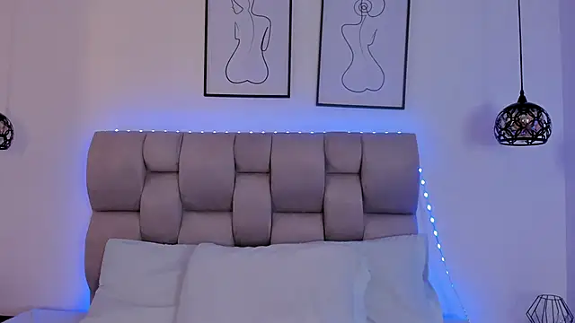 Hanna Evans   online show from December 2025 01:09:02 PM