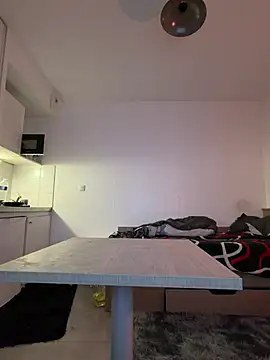 Renoirmonter online show from April 2026 06:18:01 AM