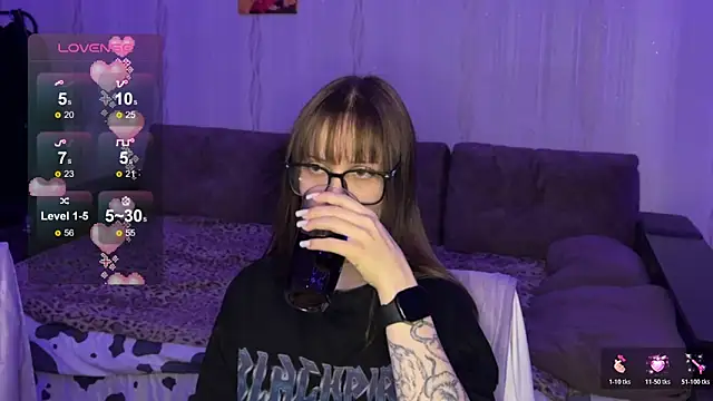 Romanhavesweetydick777 online show from November 2025 05:52:01 PM