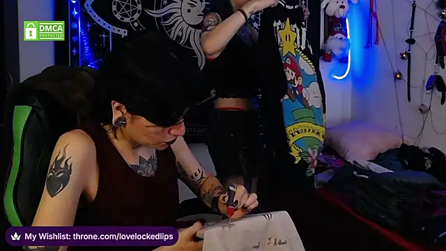 Snapshot of lovelockedlips chatting on December 2025 09:32:02 PM lovelockedlips online show from December 2025 09:32:02 PM