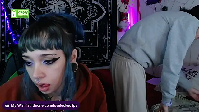 Snapshot of lovelockedlips chatting on December 2025 02:30:02 AM lovelockedlips online show from December 2025 02:30:02 AM