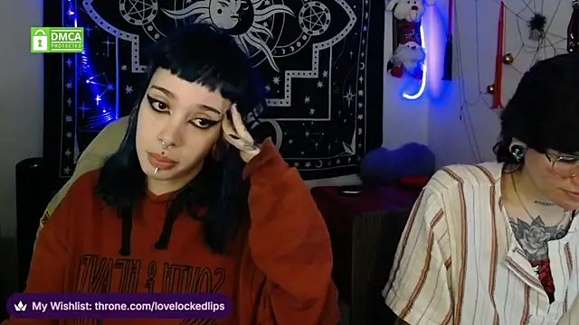 Snapshot of lovelockedlips chatting on January 2026 02:04:02 AM lovelockedlips online show from January 2026 02:04:02 AM