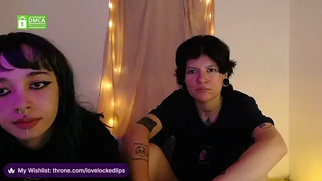 Snapshot of lovelockedlips chatting on February 2026 02:43:01 AM lovelockedlips online show from February 2026 02:43:01 AM