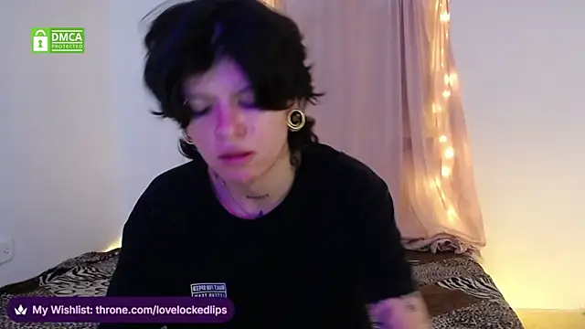 Snapshot of lovelockedlips chatting on March 2026 10:34:02 PM lovelockedlips online show from March 2026 10:34:02 PM