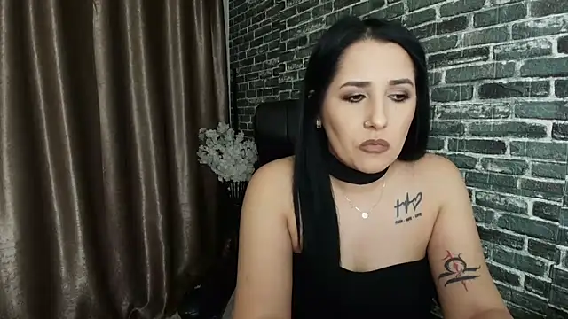 missdyaa online show from October 2025 12:00:01 AM