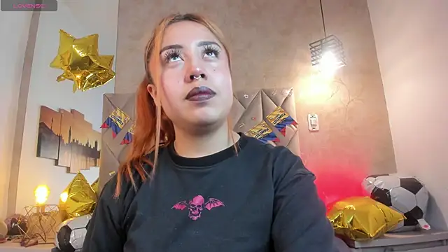 Snapshot of kailinmoonx chatting on June 2026 01:04:02 PM kailinmoonx online show from June 2026 01:04:02 PM
