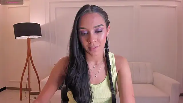 Snapshot of AmaliaCrus chatting on October 2025 08:05:02 PM AmaliaCrus online show from October 2025 08:05:02 PM