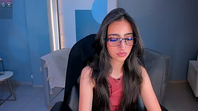 Snapshot of LarisaSmirnov chatting on October 2025 04:08:02 AM LarisaSmirnov online show from October 2025 04:08:02 AM