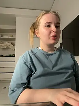 Snapshot of Amy_Sky_ chatting on March 2025 04:09:02 PM Amy Sky online show from March 2025 04:09:02 PM