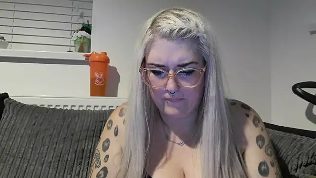 Snapshot of Sizzling_Indie36 chatting on October 2025 10:08:01 PM Sizzling Indie36 online show from October 2025 10:08:01 PM