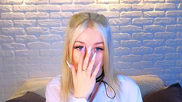 Snapshot of minigirl chatting on March 2025 04:06:02 AM minigirl online show from March 2025 04:06:02 AM