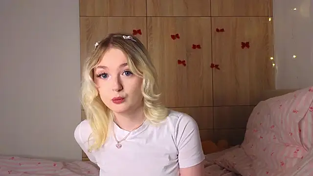 Snapshot of minigirl chatting on February 2026 04:14:01 PM minigirl online show from February 2026 04:14:01 PM