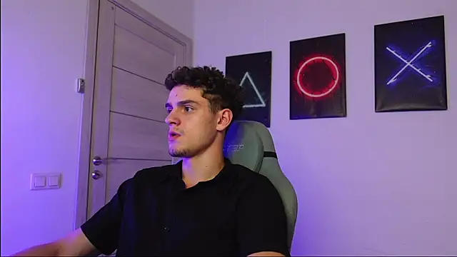 Snapshot of Brad_Holloway chatting on September 2025 12:51:02 PM Brad Holloway online show from September 2025 12:51:02 PM