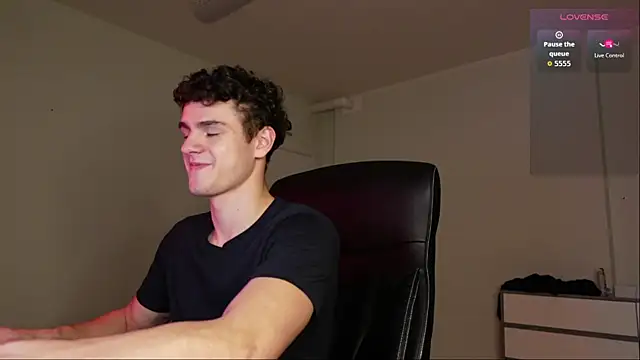 Snapshot of Brad_Holloway chatting on October 2025 08:37:02 PM Brad Holloway online show from October 2025 08:37:02 PM