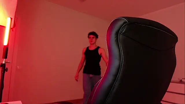 Snapshot of Brad_Holloway chatting on November 2025 08:18:01 PM Brad Holloway online show from November 2025 08:18:01 PM