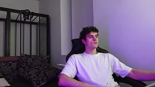 Snapshot of Brad_Holloway chatting on November 2025 05:56:02 PM Brad Holloway online show from November 2025 05:56:02 PM