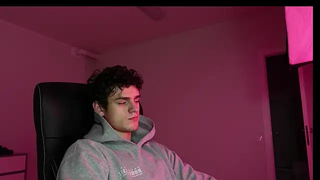 Snapshot of Brad_Holloway chatting on November 2025 08:16:01 PM Brad Holloway online show from November 2025 08:16:01 PM