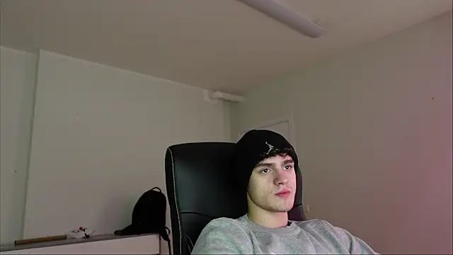 Snapshot of Brad_Holloway chatting on November 2025 08:14:01 PM Brad Holloway online show from November 2025 08:14:01 PM