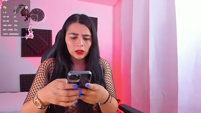 hannarusso online show from October 2025 10:43:02 PM