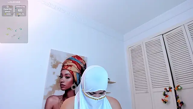 Layla arabelle online show from November 2025 07:45:02 PM