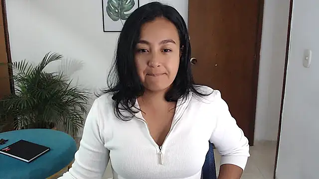Snapshot of Themagicpotion chatting on May 2026 04:14:01 PM Themagicpotion online show from May 2026 04:14:01 PM