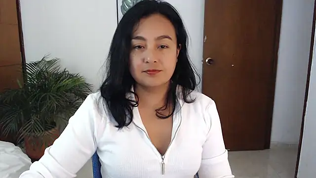 Snapshot of Themagicpotion chatting on June 2026 03:39:02 PM Themagicpotion online show from June 2026 03:39:02 PM