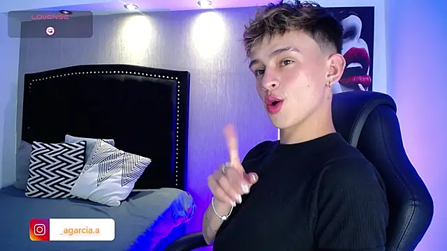 LiamWildx20 online show from April 2026 04:45:01 AM