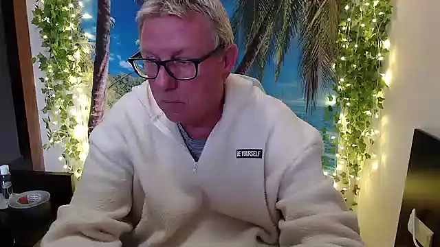 JamesBauer online show from November 2025 10:04:02 AM