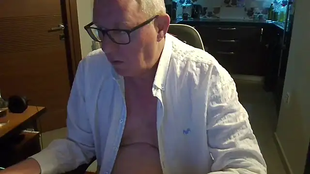 JamesBauer online show from February 2026 04:01:02 AM