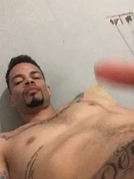Snapshot of HenriquePhn chatting on March 2026 12:34:02 AM HenriquePhn online show from March 2026 12:34:02 AM