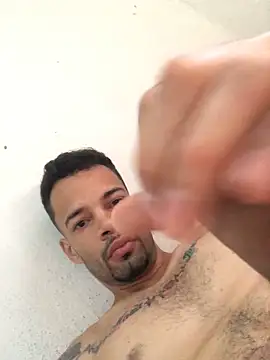 Snapshot of HenriquePhn chatting on May 2026 11:41:02 AM HenriquePhn online show from May 2026 11:41:02 AM
